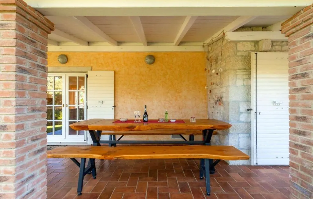 Beautiful Villa Chantilly With Pool In Visnjan Fabci