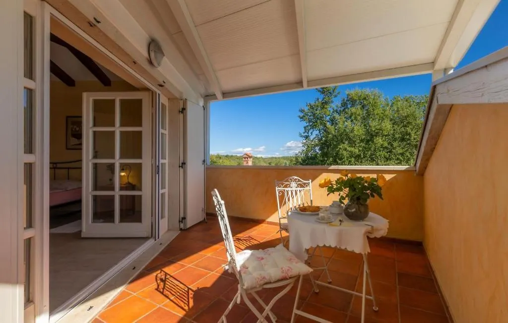 Beautiful Villa Chantilly With Pool In Visnjan Fabci