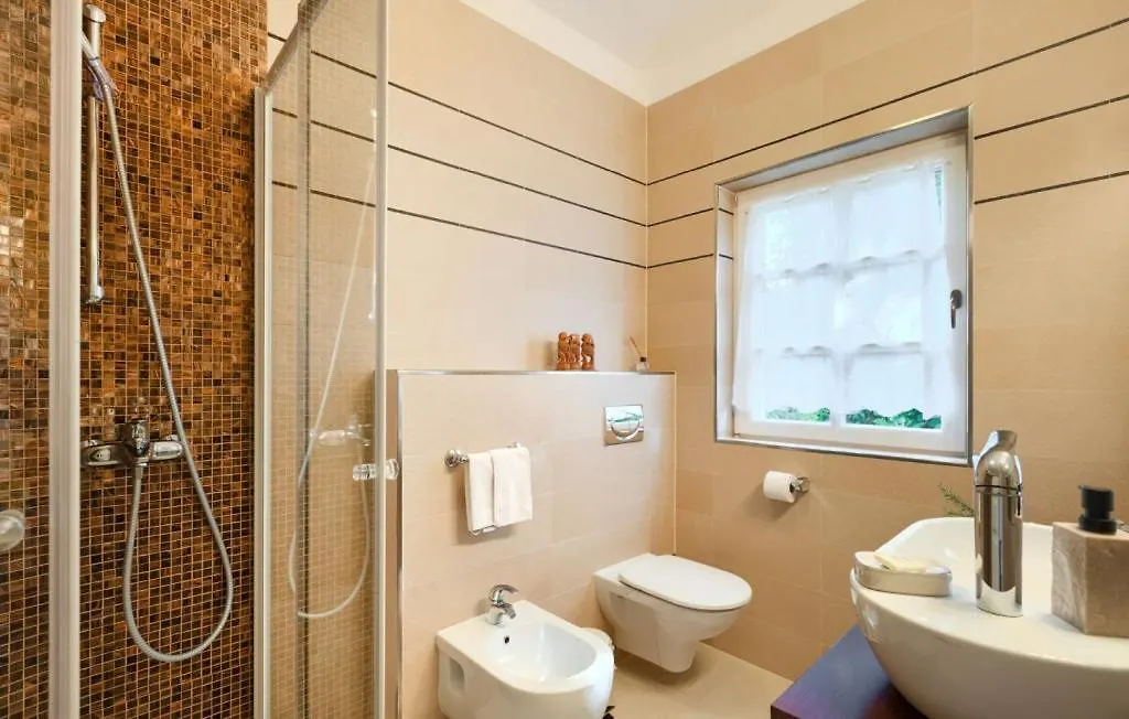 Beautiful Villa Chantilly With Pool In Visnjan Fabci