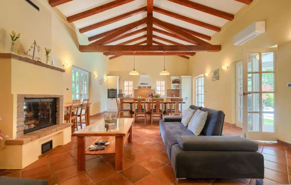 Beautiful Villa Chantilly With Pool In Visnjan Fabci